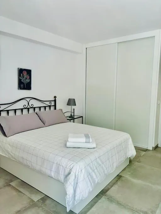 Spacious Apartment With Sea Views D Estepona